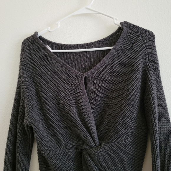 GAP Crop Twist Charcoal Chunky Knit Sweater - Picture 6 of 10